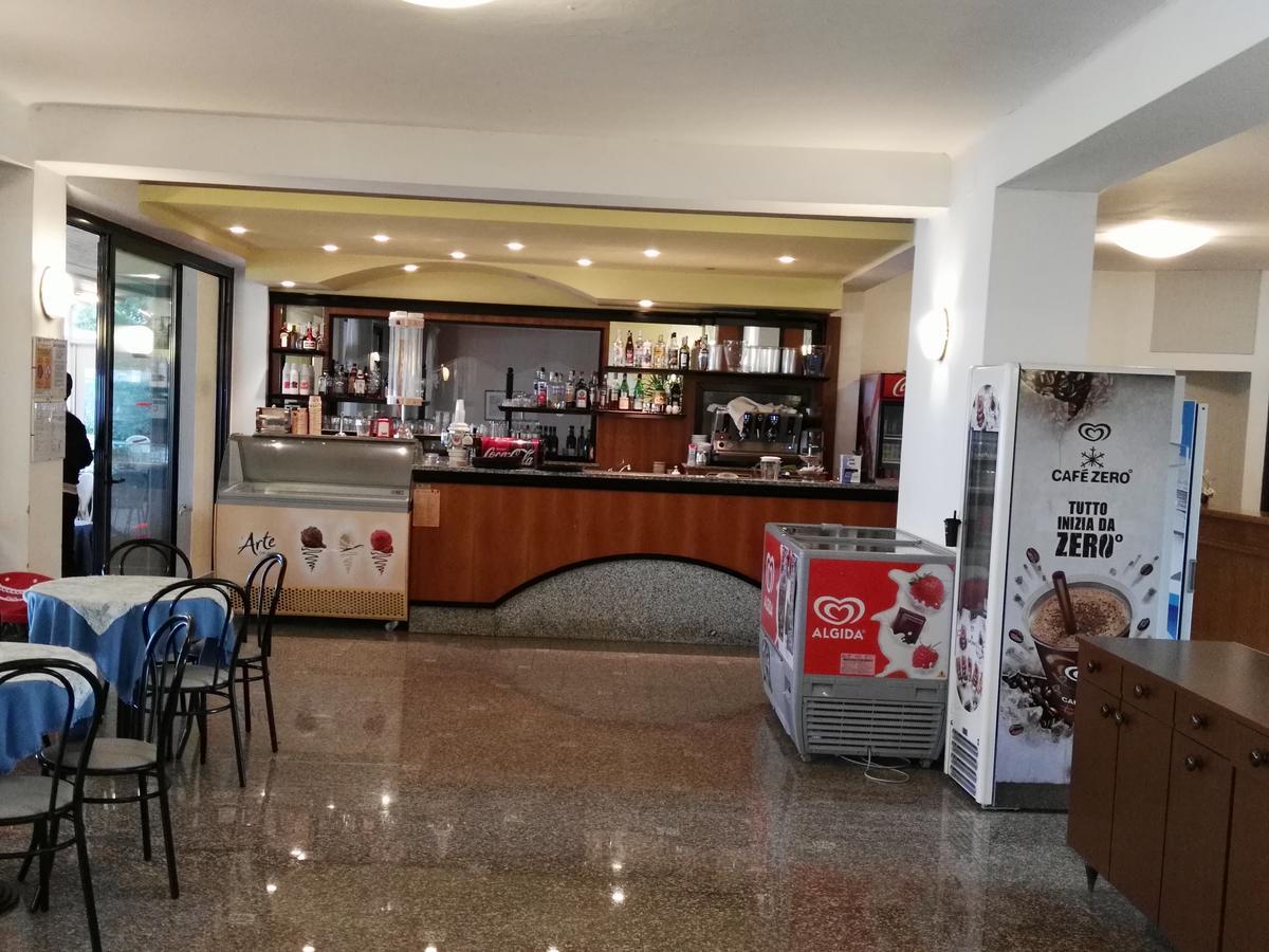 Hotel La Romantica 마네르바 델 가르다 외부 사진