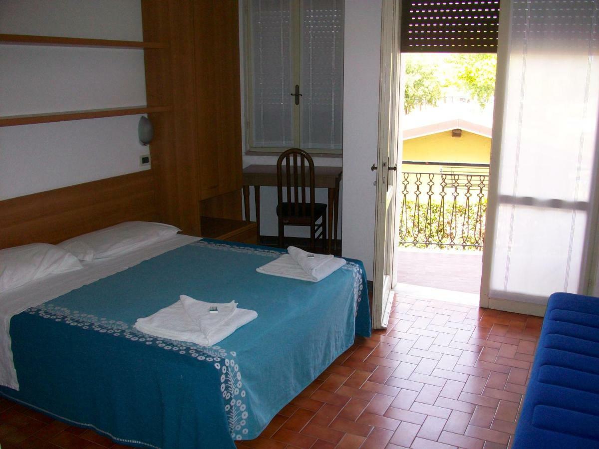 Hotel La Romantica 마네르바 델 가르다 외부 사진